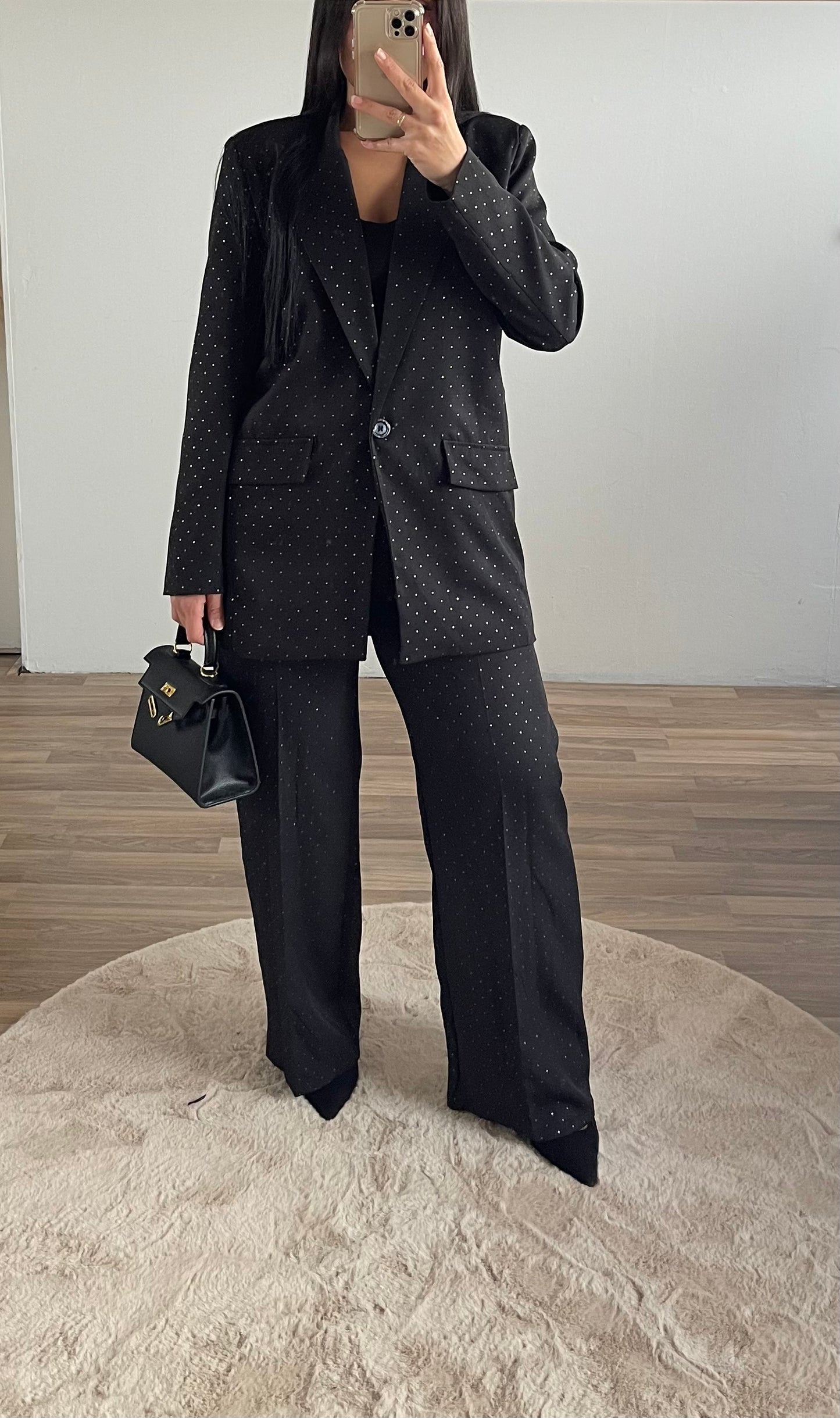 Laila Pak met steentjes